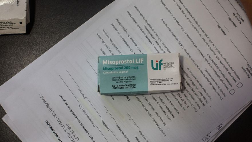 Cada solicitante debe hacerse una ecografía para determinar la edad gestacional. La amplia mayoría de los abortos son ambulatorios, con misoprostol.