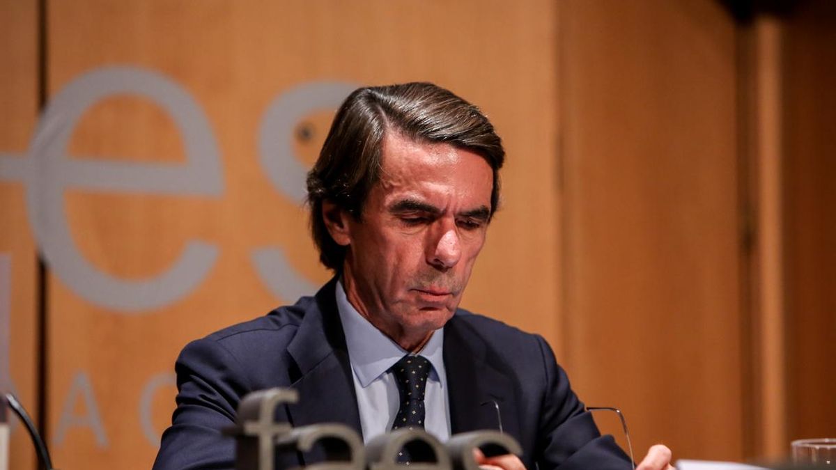 Aznar dice que dejó a Rajoy un espacio electoral "unido" y Casado lo ha heredado dividido en tres: PP, Cs y Vox