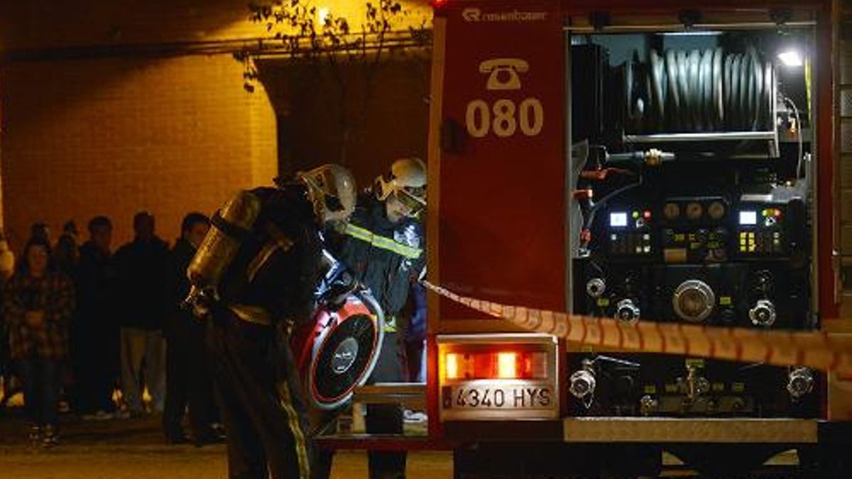 Desalojado un restaurante en Córdoba por un conato de incendio y atendida una mujer tras una caída en su casa