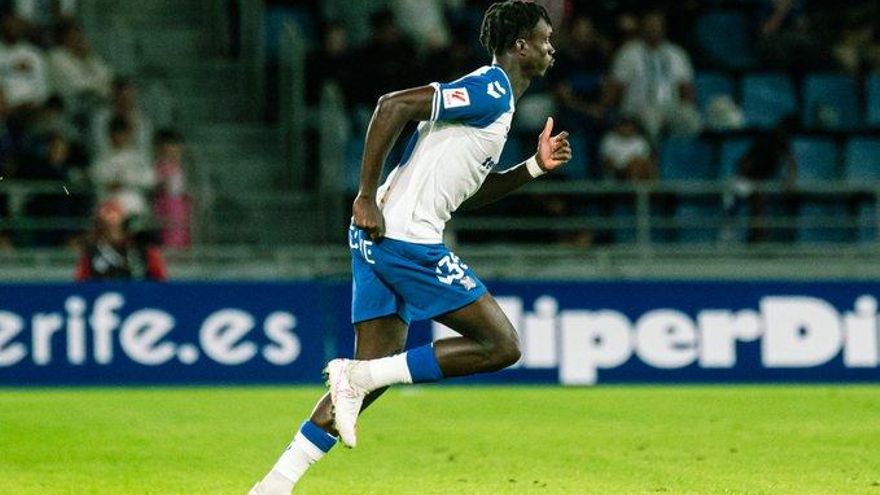 Salifo Caropitche, "muy contento y agradecido" tras debutar con el CD Tenerife