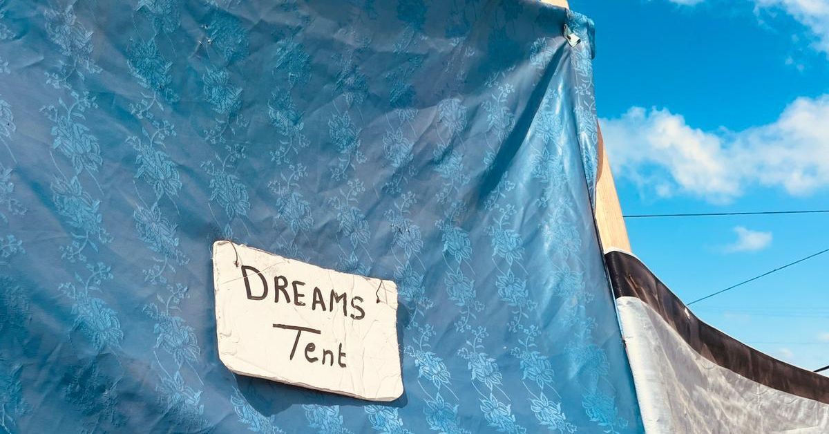 “La tienda de los sueños”: el empeño de no abandonar el hogar