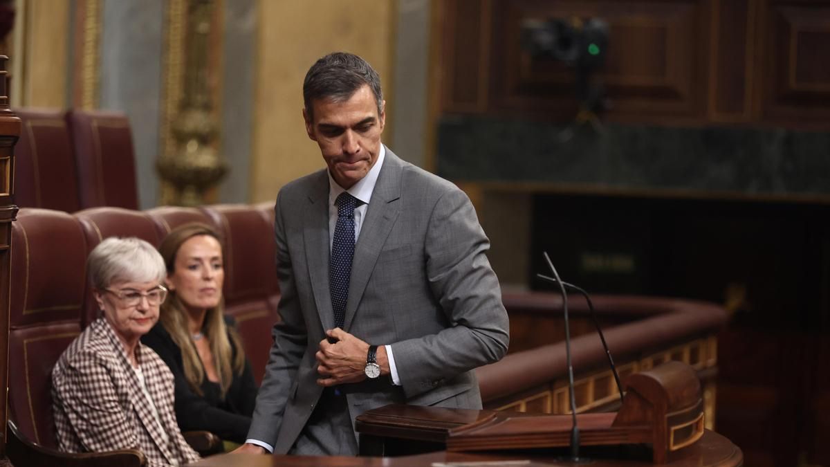 El presidente del Gobierno, Pedro Sánchez, interviene durante una sesión plenaria, en el Congreso de los Diputados, a 2 de octubre de 2026, en Madrid (España). El Congreso vota hoy la convalidación o derogación de los dos Reales Decretos en materia de viv