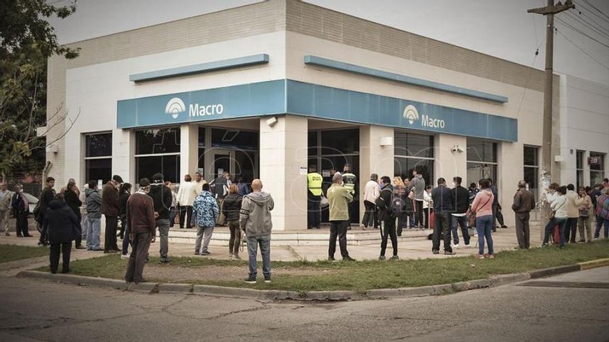 Los bancos volverán a atender sin turno a partir del lunes