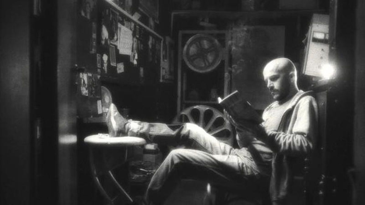El cine como refugio frente a la precariedad: 'La noche está marchándose ya' se proyecta este sábado en León