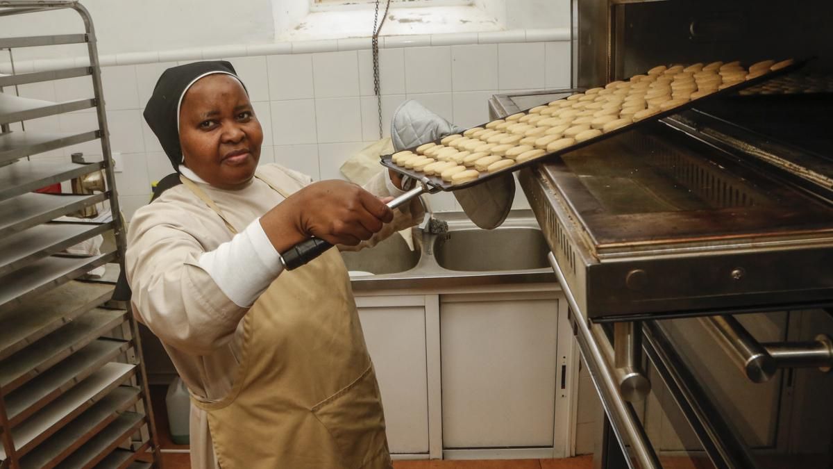 Las Hermanas Clarisas de Belalcázar reciben un Solete Repsol por sus dulces