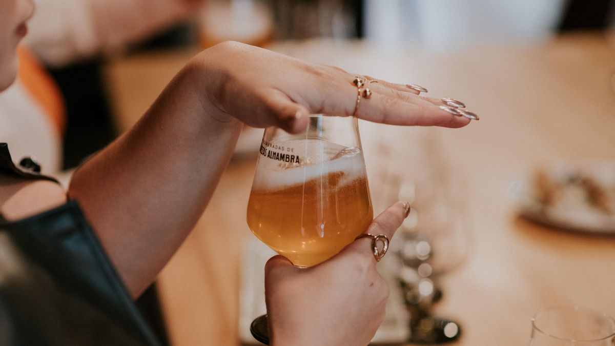 Las protagonistas de la velada serán las variedades Alhambra Numeradas Serie Granada ‘Botánicos’ y ‘Rosas’, así como Alhambra Reserva Roja