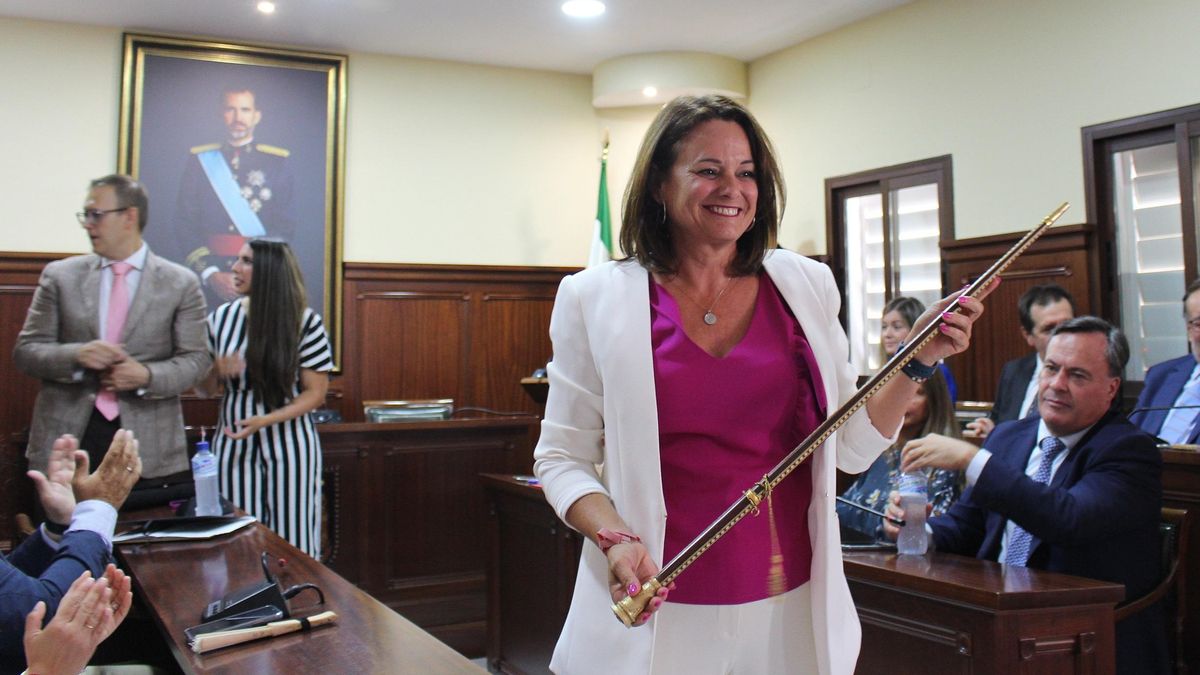 La alcaldesa de Espartinas pide al juez que "identifique" al autor de las "denuncias falsas" por contratos de su Ayuntamiento