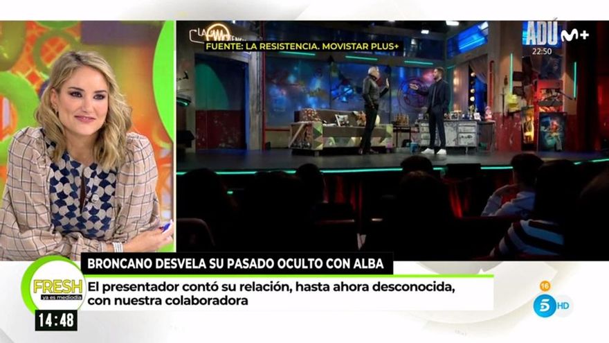 Alba Carrillo observa las imágenes de 'Ya es mediodía'