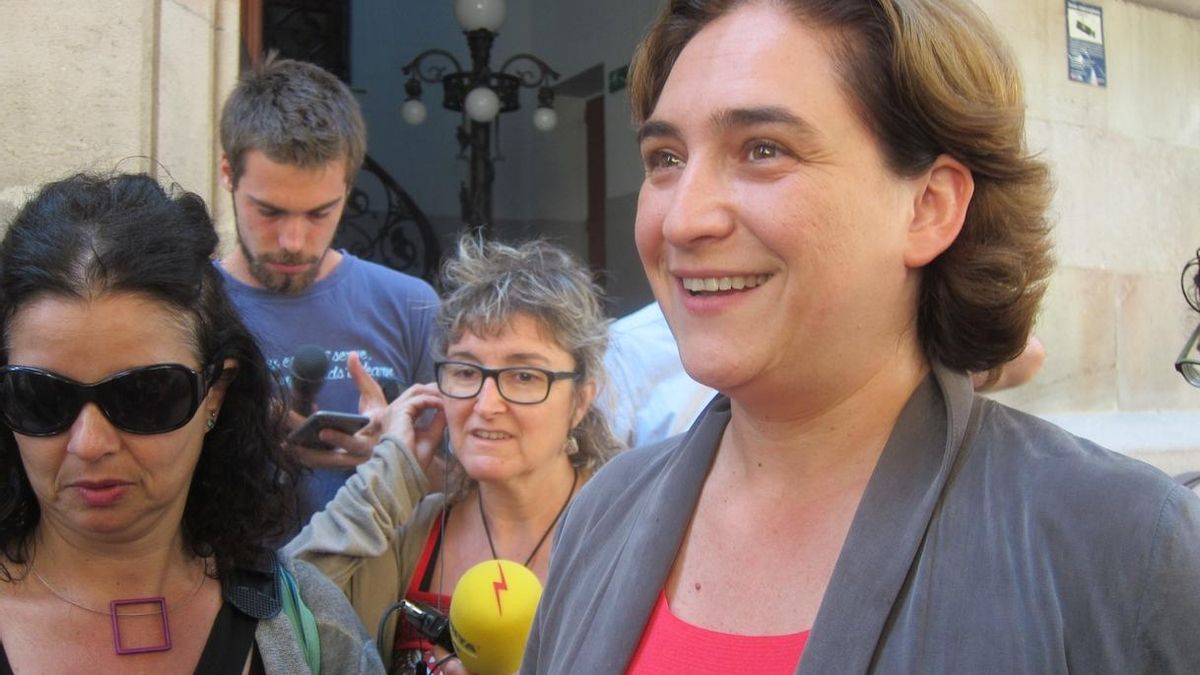 Colau no irá a la manifestación de la Diada por su "referencia explícita" al 27S