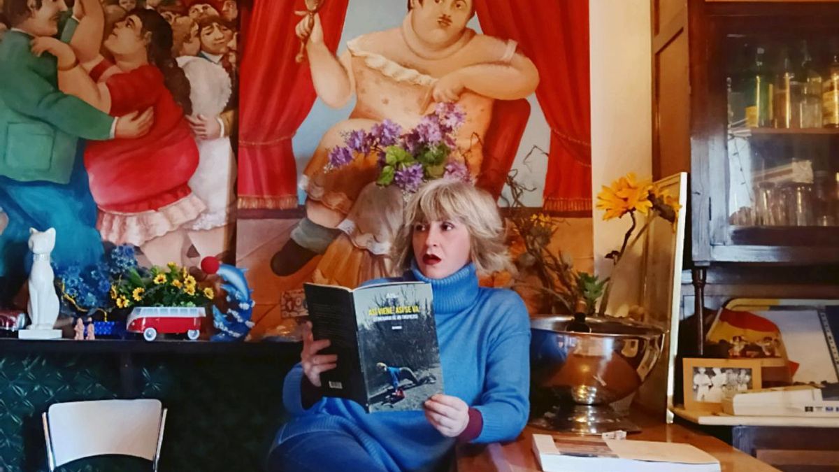 'Así viene. Así se va': una poética del tropiezo que convierte la caída en casa