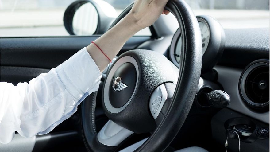 "Cómo me voy a centrar con lo buena que estás" y otras situaciones que he vivido como profesora de autoescuela