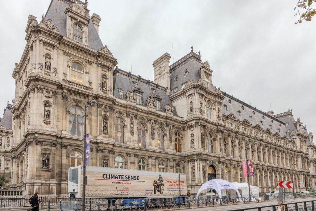 El tráiler móvil Climate Sense, en París este verano.