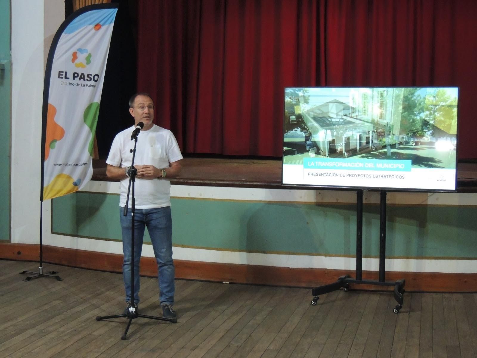 Sergio Rodríguez durante la presentación de los proyectos.