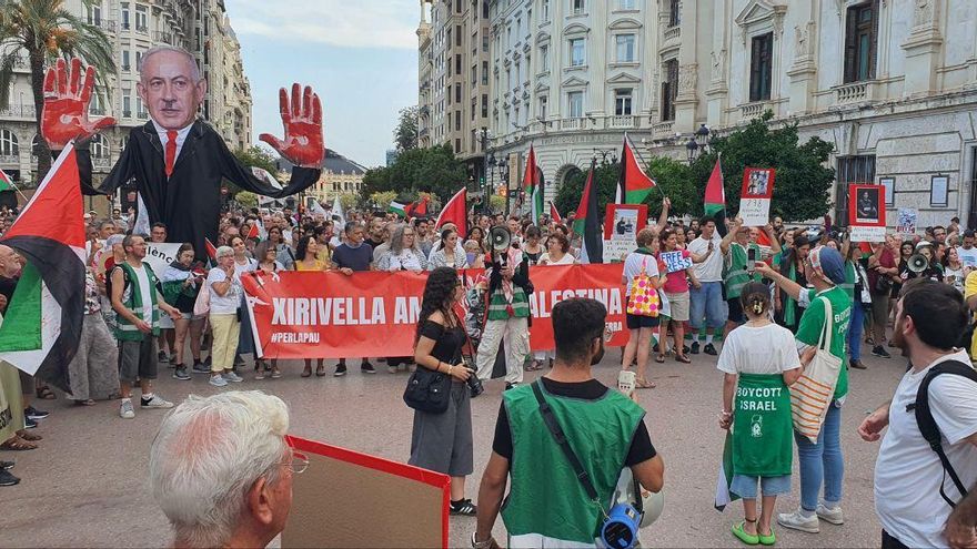 Una nueva concentración clama en València contra la invasión de Gaza y el genocidio del pueblo de Palestina por parte de Israel