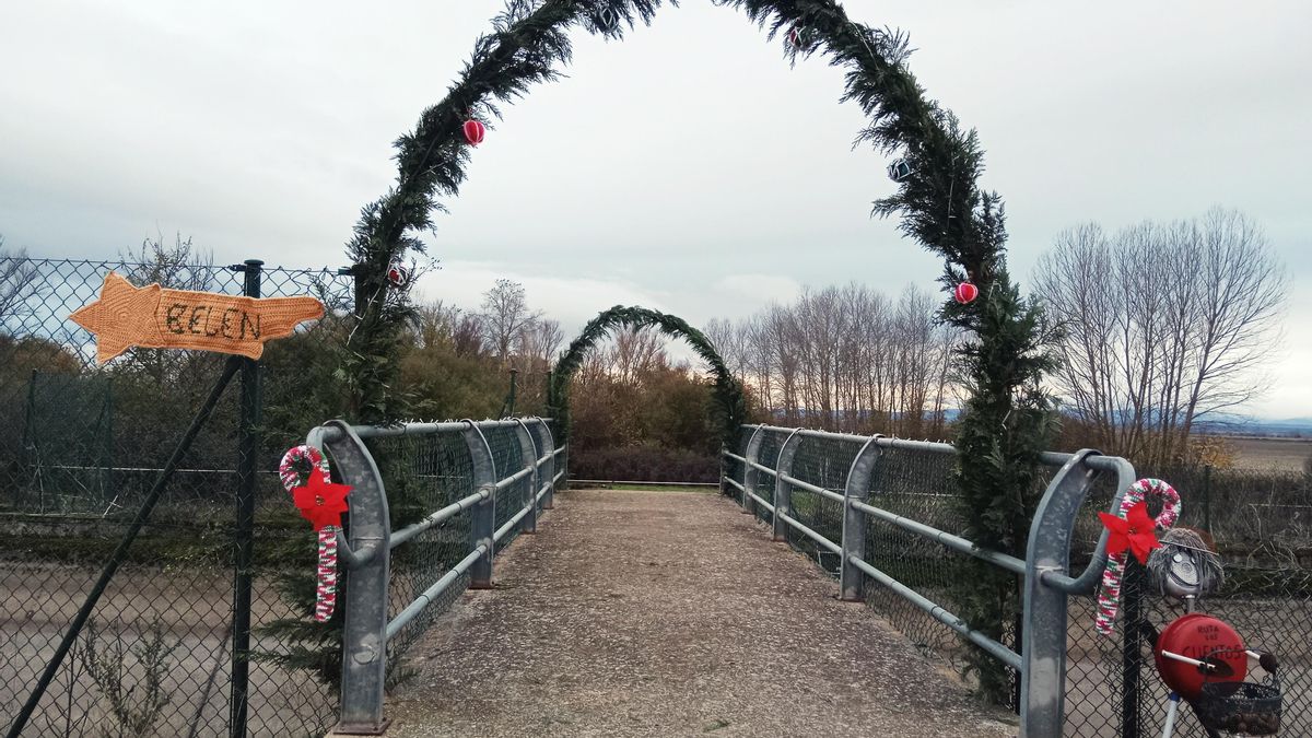 Acceso al Belén de lana de La Milla del Páramo.