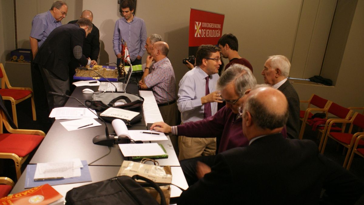 El XXVIII Congreso de Vexilología de Vitoria analiza un pendón que podría estar datado en la Granada nazarí del siglo XV