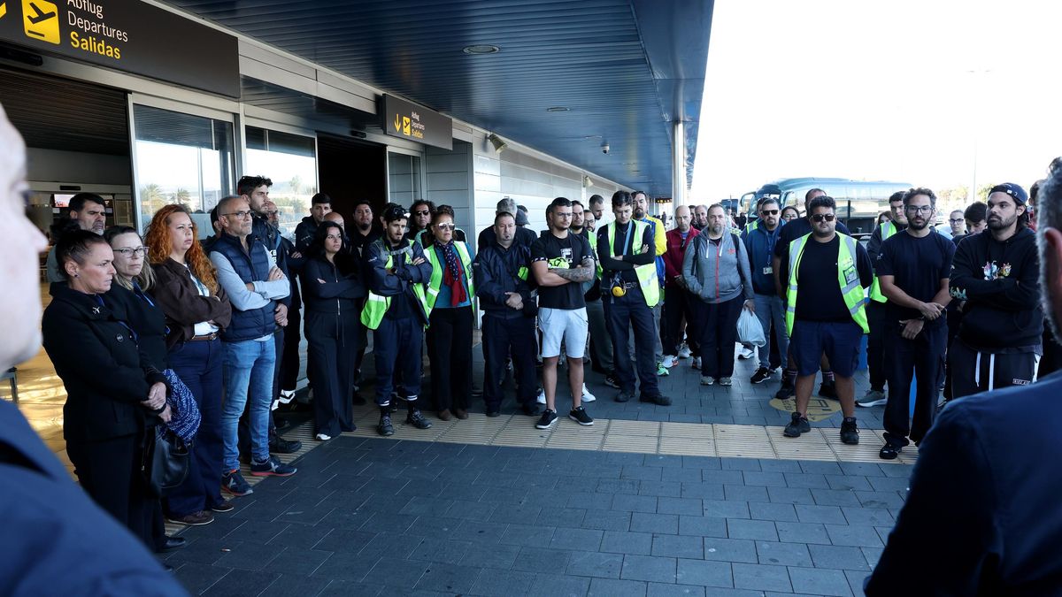 Trabajadores del aeropuerto de Gran Canaria denuncian la “precariedad estructural” en el sector tras la muerte de un operario en accidente laboral