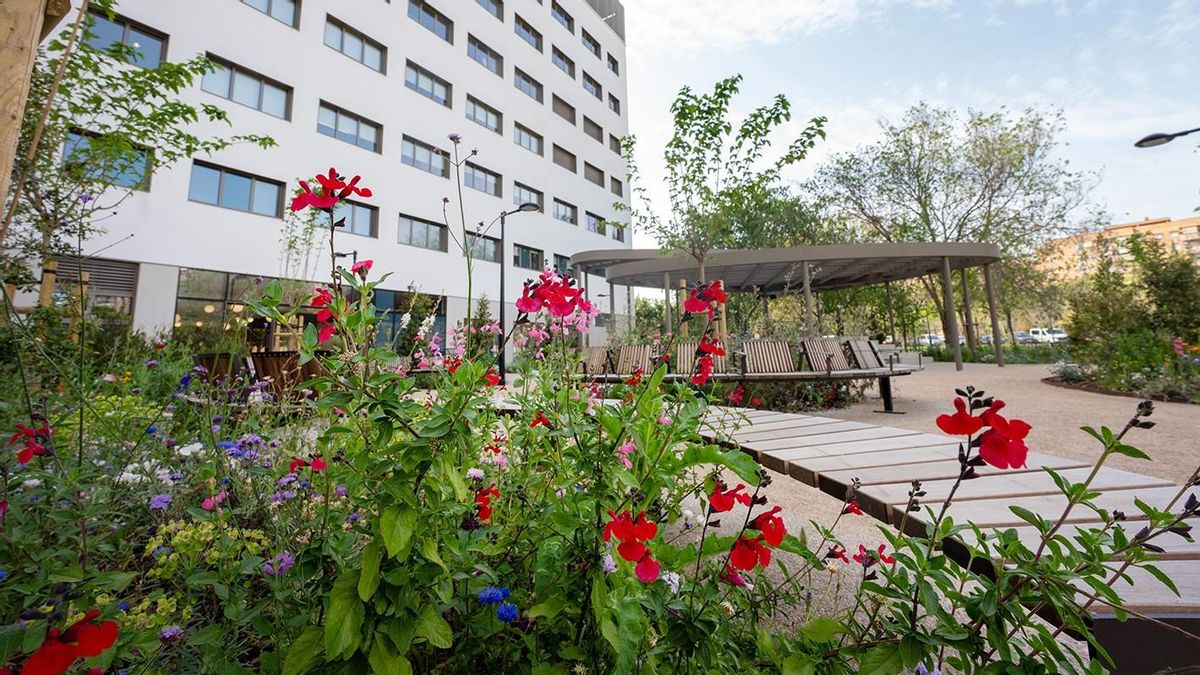 El centro sanitario cuenta con un jardín terapéutico.