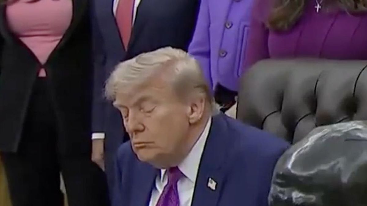 Trump afirma que el alto el fuego está "en estado crítico" y califica de "basura" la propuesta de Irán