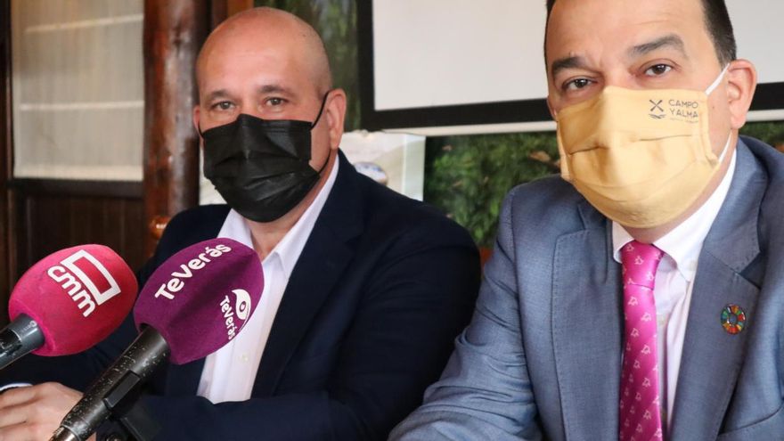 El consejero de Agricultura, Agua y Desarrollo Rural inaugura la jornada ‘El sector agroalimentario frente al cambio climático’.