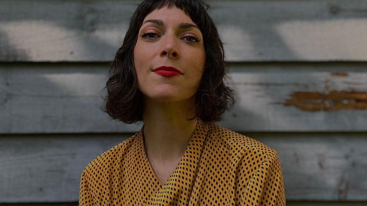 La artista Julie Odell