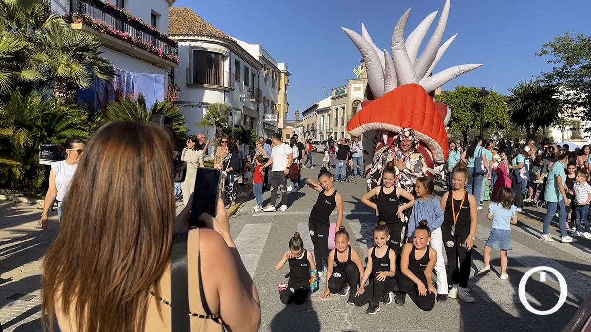 El mundo marino emerge en las Calles en Flor de Cañete