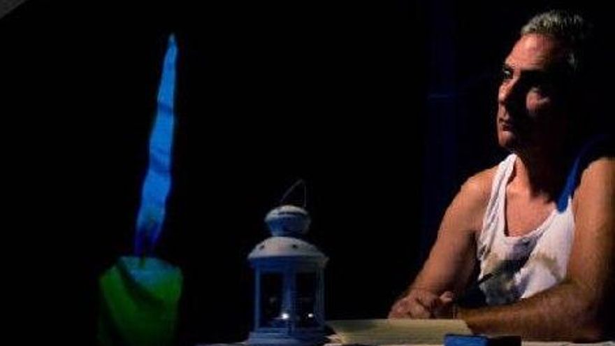 ‘La Elvira. Historia de un emigrante’, a escena este jueves en el Círculo de Amistad XII de Enero
