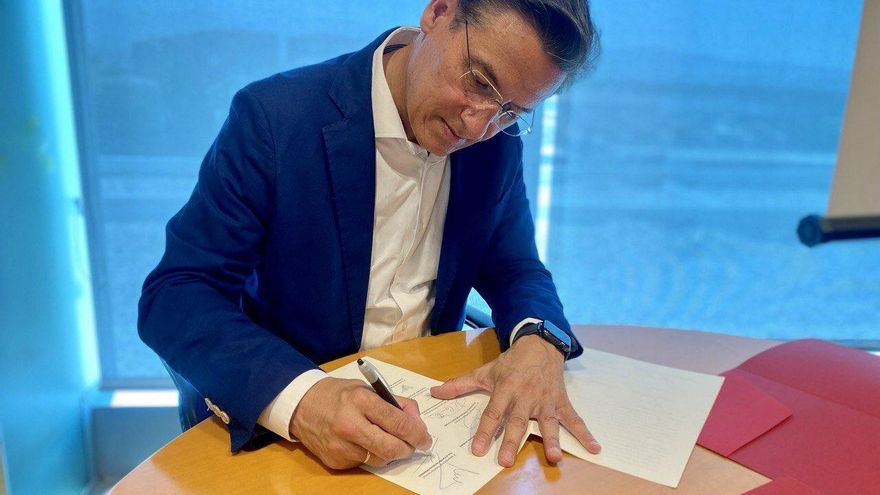 Ciudadanos sigue sin expulsar a Luis Salvador por apoyar al PSOE para la alcaldía de Granada dos semanas después de anunciarlo