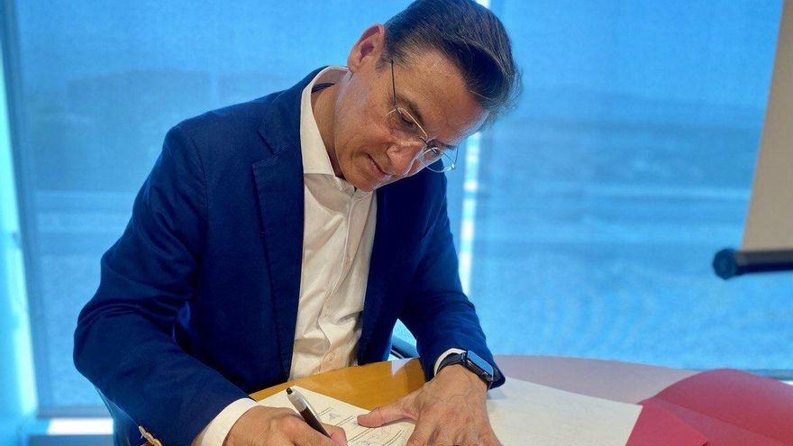 Luis Salvador firmó hace unos días un documento en nombre de Ciudadanos