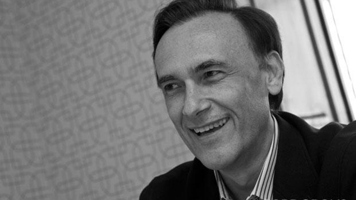 Gómez Villamandos: "Más vale hacer una transición que una revolución"