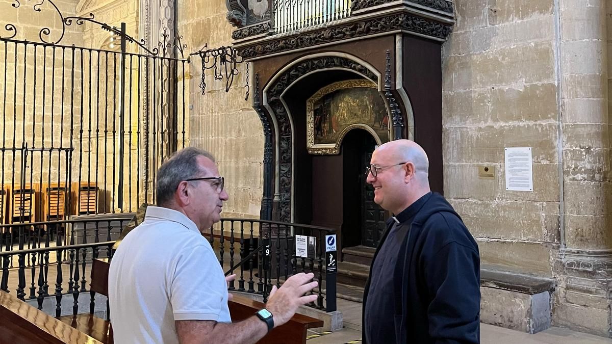 El cura DJ que actuó en el Holika y quedó "fascinado" por la existencia de dos animales vivos en la catedral de Santo Domingo