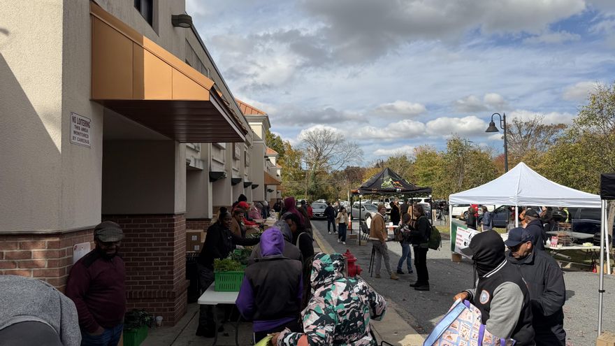 Trump se rebela ante la orden judicial que le obliga a pagar la ayuda para alimentos a 42 millones de personas: "Hay que tener liquidez por si hay guerras"