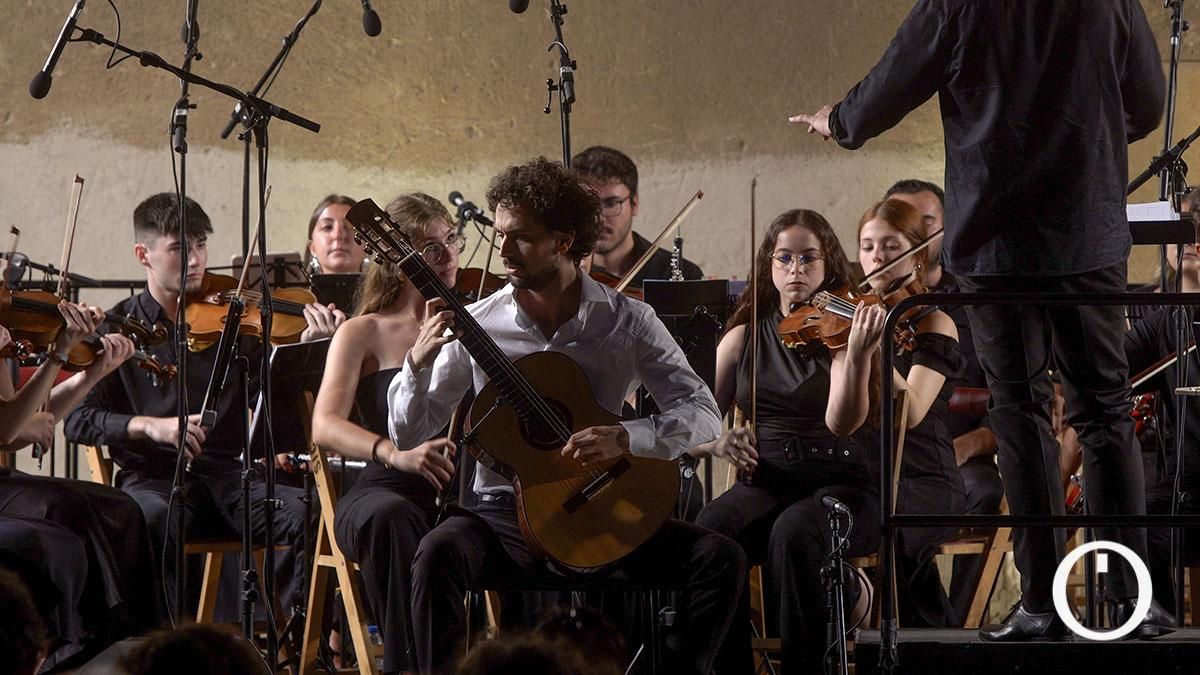 El concierto de la Orquesta Joven de Córdoba y Álvaro Toscano, en imágenes