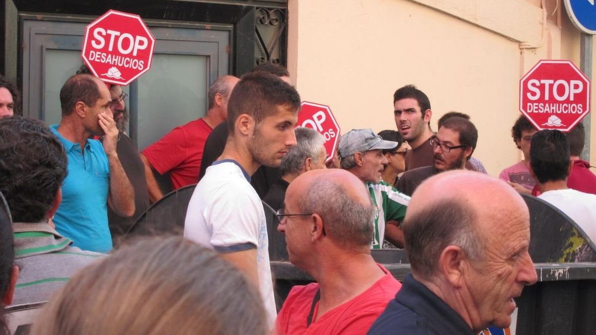 El Parlamento andaluz acoge este miércoles el debate de totalidad de la ley de tanteo y retracto en desahucios
