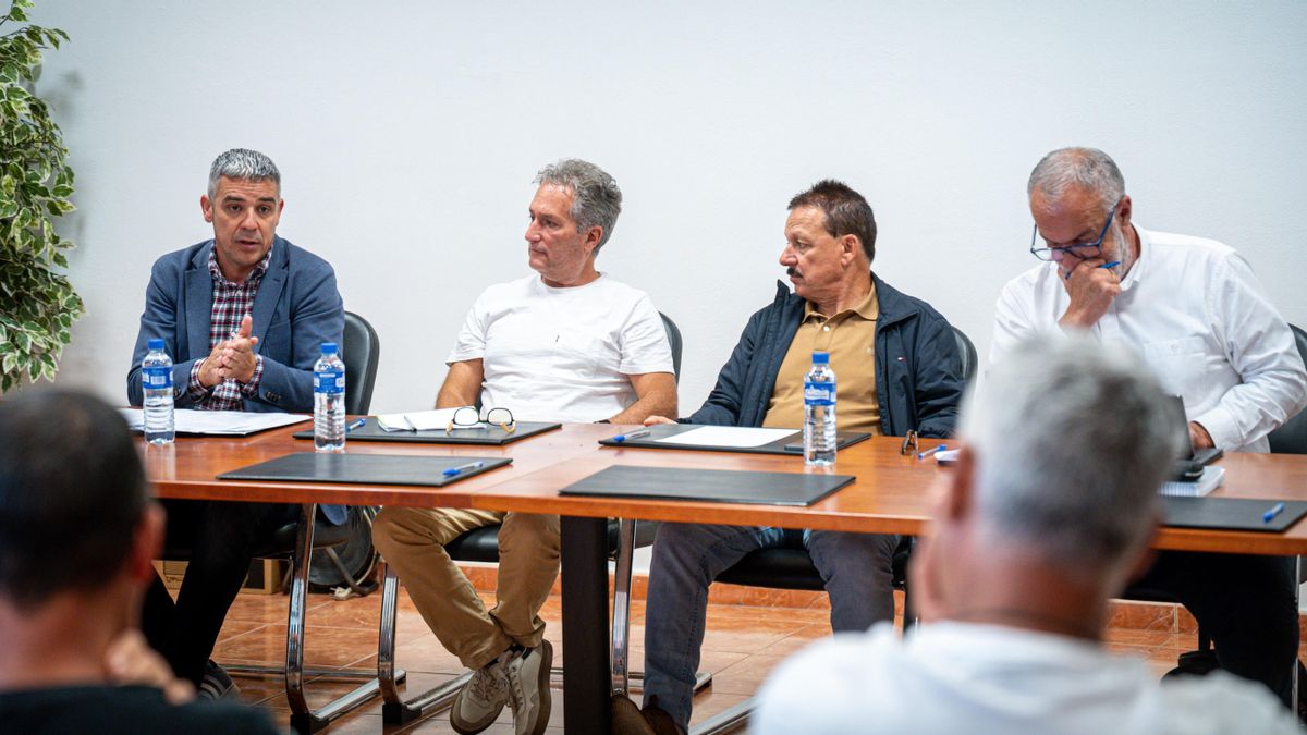 Quintero evalúa en Fuencaliente las demandas del sector platanero ante las inspecciones laborales y el estado de las ayudas