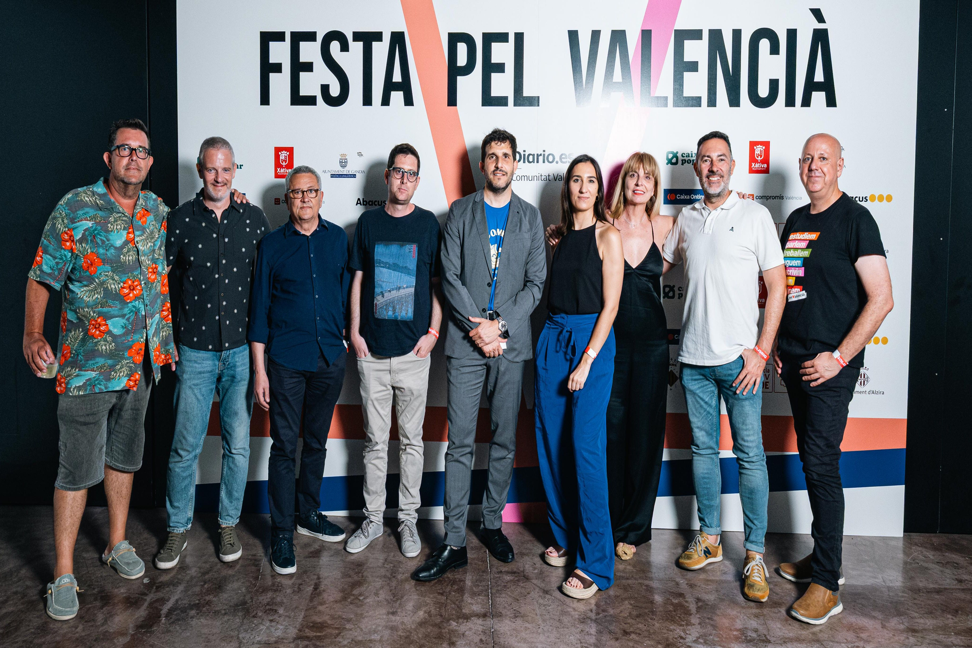 Javier Cavanilles amb l'equip d'elDiario.es a la Comunitat Valenciana: Toni Cuquerella, Adolf Beltran, Lucas Marco, Sergi Pitarch, Laura Martínez, Loles Cebrián, Carlos Navarro i Miguel Giménez.