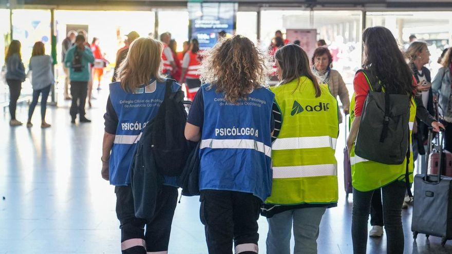 Habilitan en la estación de Córdoba un equipo de psicólogos para los afectados del accidente en Toledo