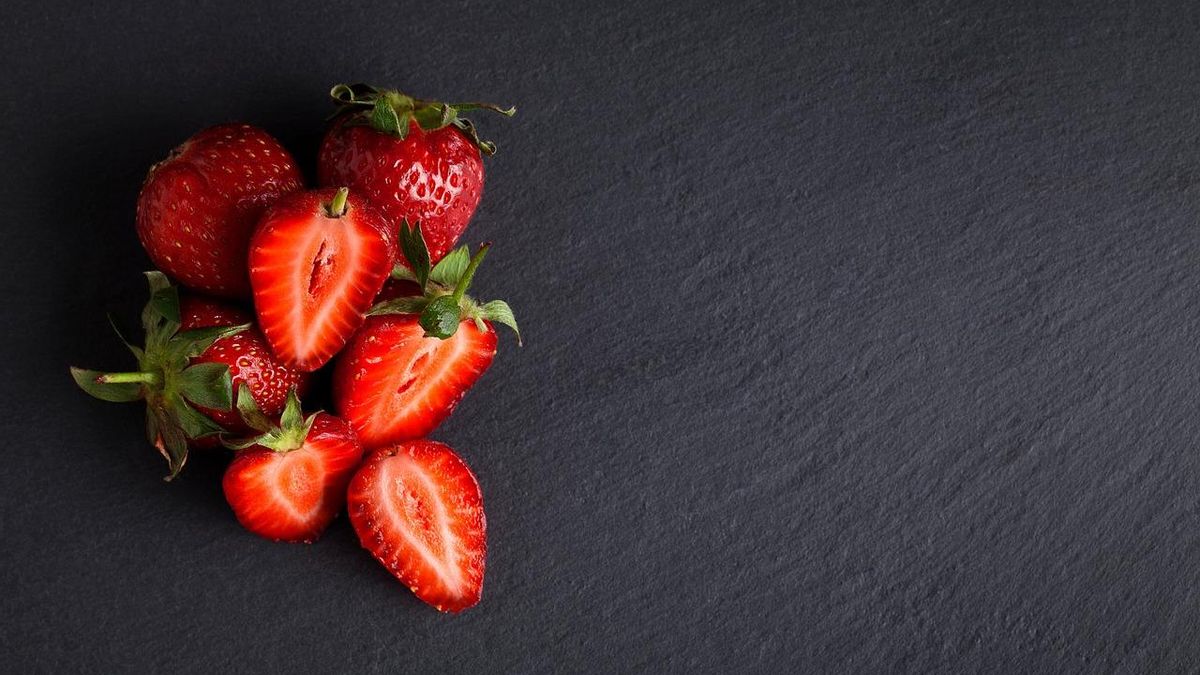 Cómo elegir las fresas, cómo limpiarlas y tres postres para disfrutarlas esta primavera