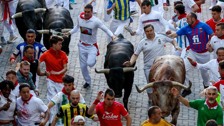 Los Miura no dejan ningún herido por asta en el último encierro de los Sanfermines