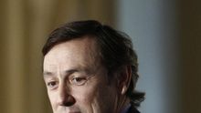 Hernando (PP) apoda "Naranjito" a Albert Rivera y le compara con Diógenes por ir "buscando candidatos por todas partes"