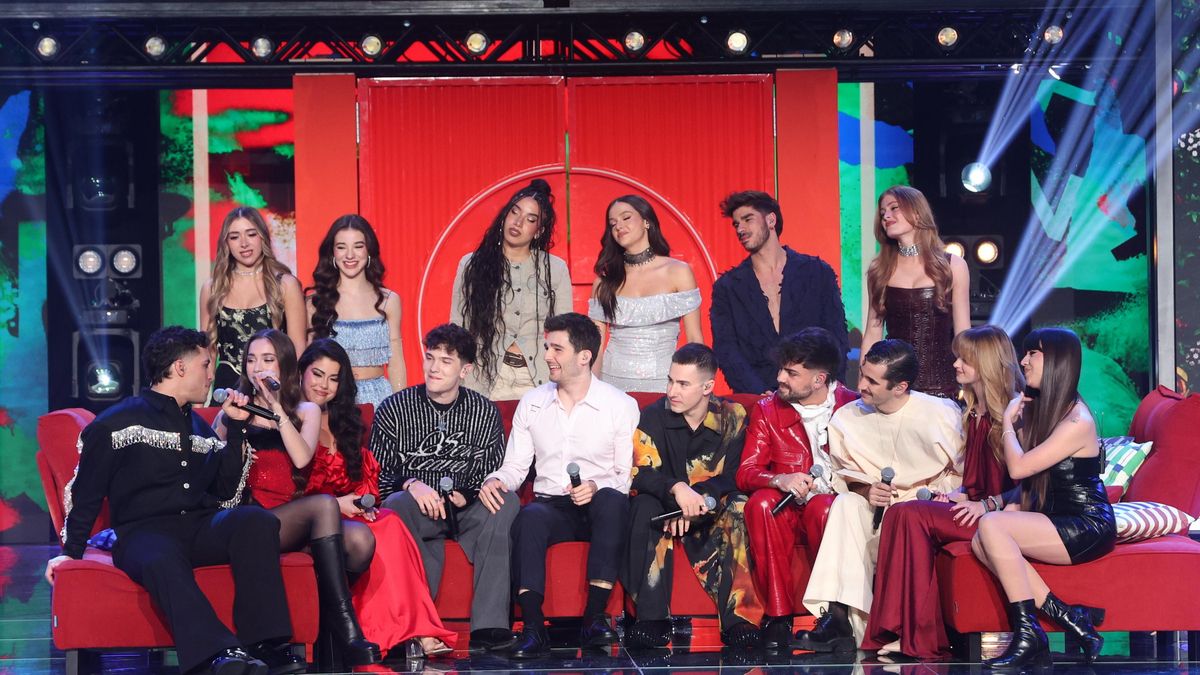 Los 16 concursantes de 'OT 2025', en su actuación grupal en la final