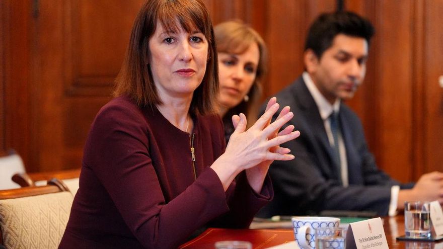 Atrapado entre el Brexit y las turbulencias de Trump: el Reino Unido se prepara para una ola de recortes del gasto público