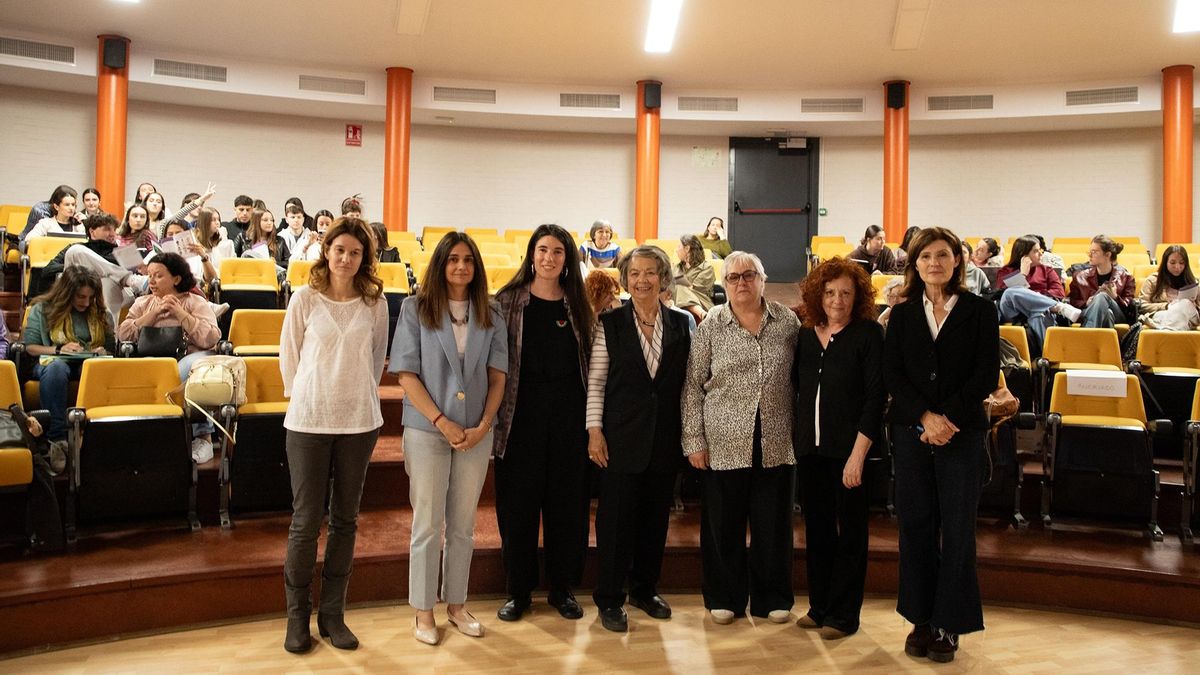 La socióloga Marina Subirats advierte en la UC sobre los riesgos de retroceso en los derechos de las mujeres