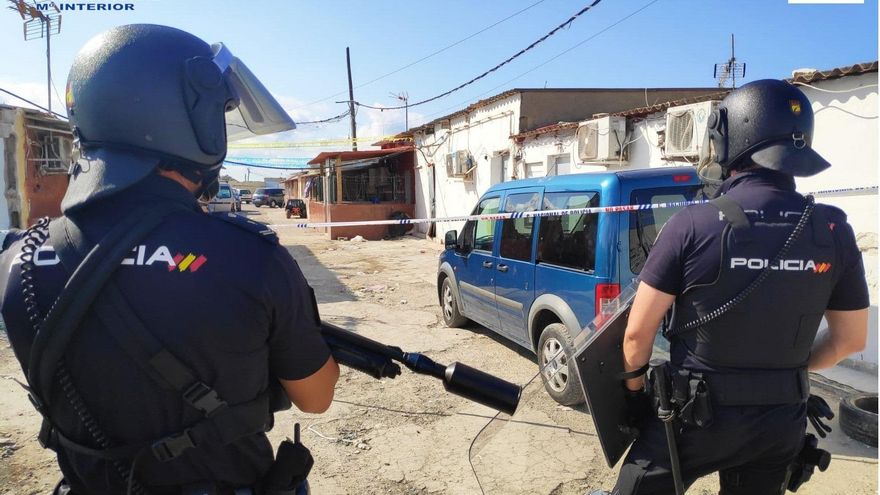 Unos 200 agentes se despliegan en una macrorredada antidroga en Son Banya