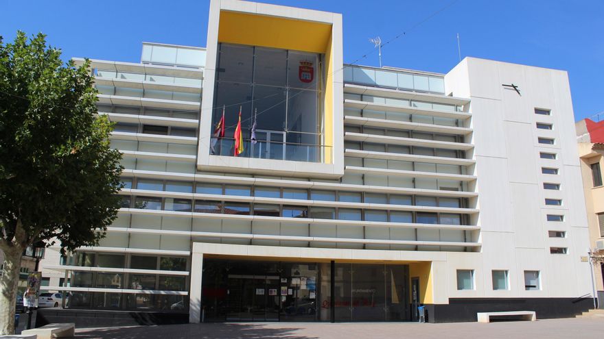 Sancionan el Ayuntamiento de Quintanar del Rey por haber concedido "miles de horas extras ilegales", según CCOO