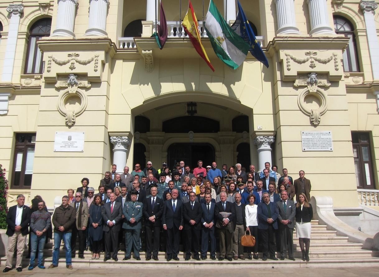 Instituciones y partidos condenan unidos los atentados de Bruselas