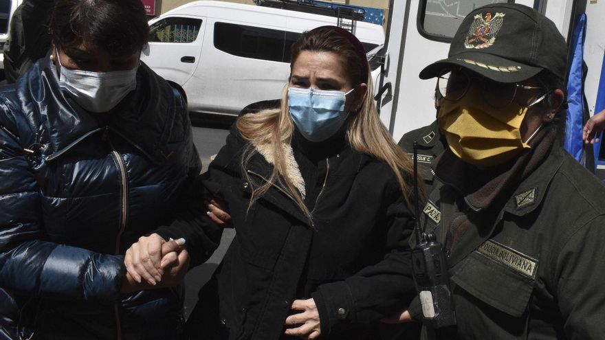 La expresidenta de Bolivia Jeanine Áñez, condenada a 10 años de cárcel por su toma de poder en 2019