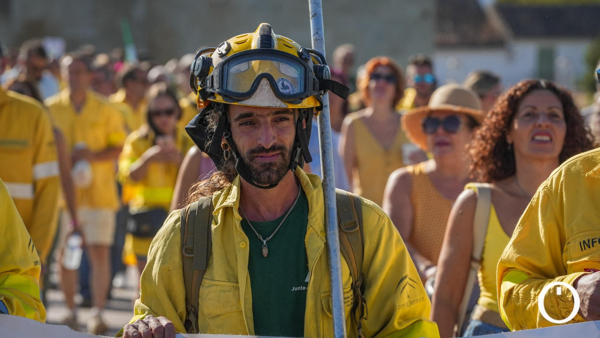 Marcha amarilla de bomberos forestales