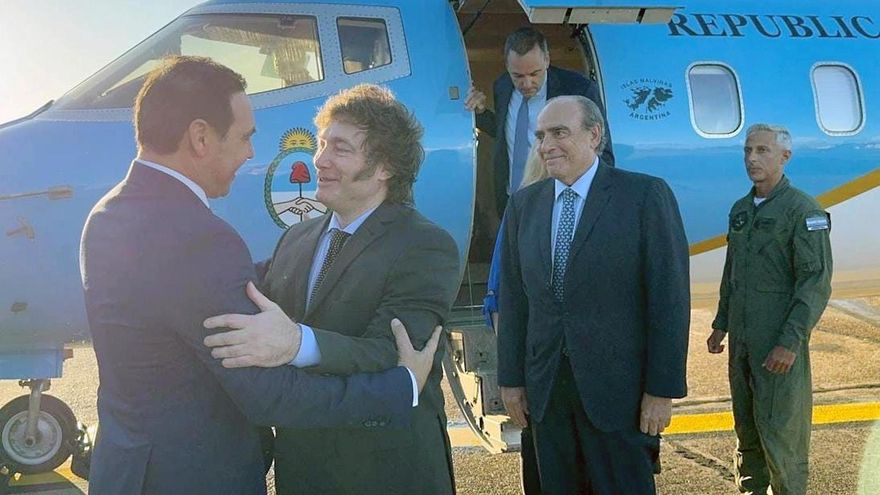 "Soy loco pero no soy boludo": un Milei cansado, entre latigazos a la política y frases narcisistas