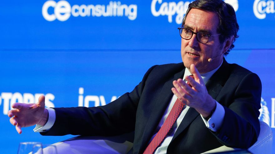 Garamendi califica de "ocurrencia" la propuesta de Sumar de reducir la jornada a 32 horas